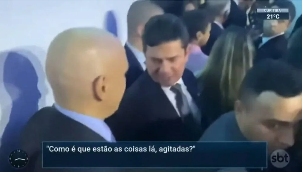 Moro tenta puxar conversa com Alexandre de Moraes e é ignorado pelo ministro